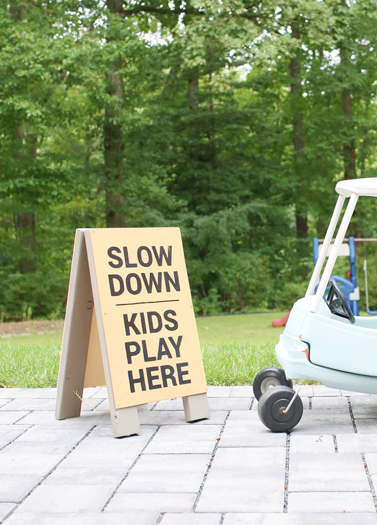 How to Make a Slow Kids at Play Yard Sign - Shrimp Salad Circus